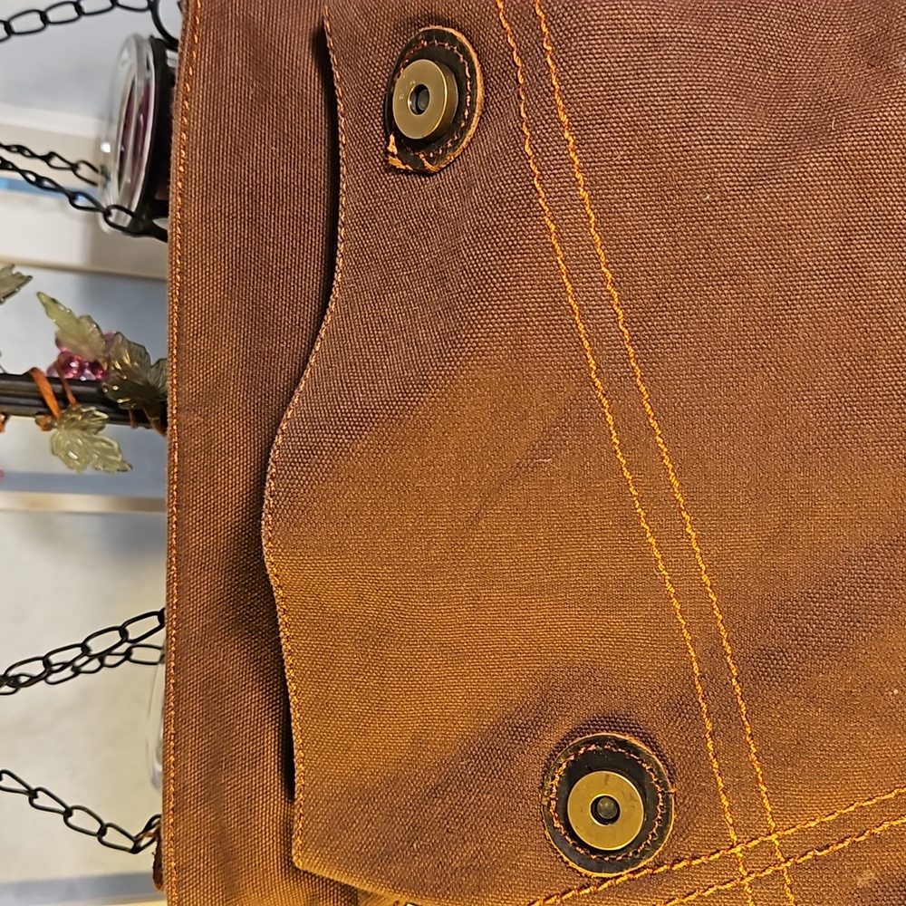 Augur Rustic Messenger Bag me - Picture 3 of 6